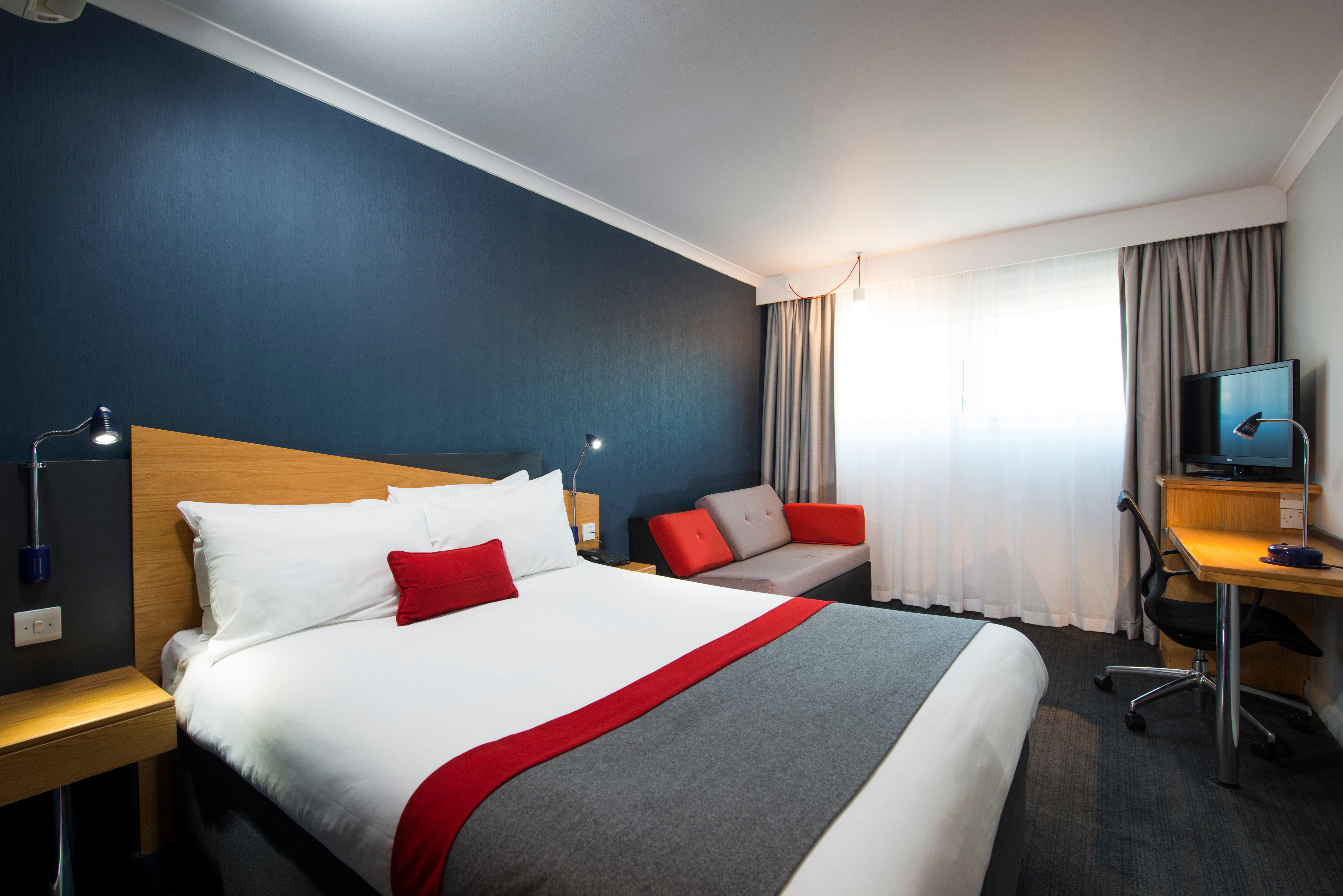 Holiday Inn Express Gloucester - South, An Ihg Hotel Buitenkant foto