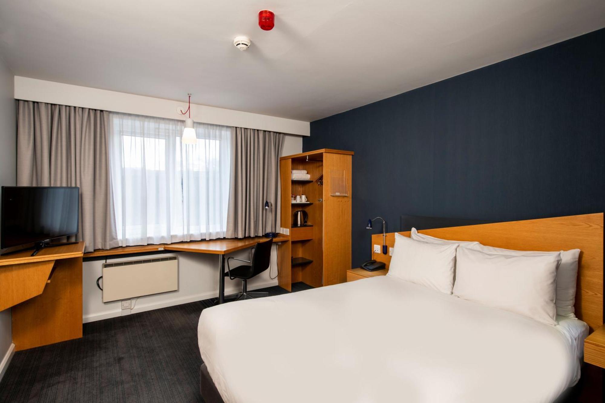 Holiday Inn Express Gloucester - South, An Ihg Hotel Buitenkant foto