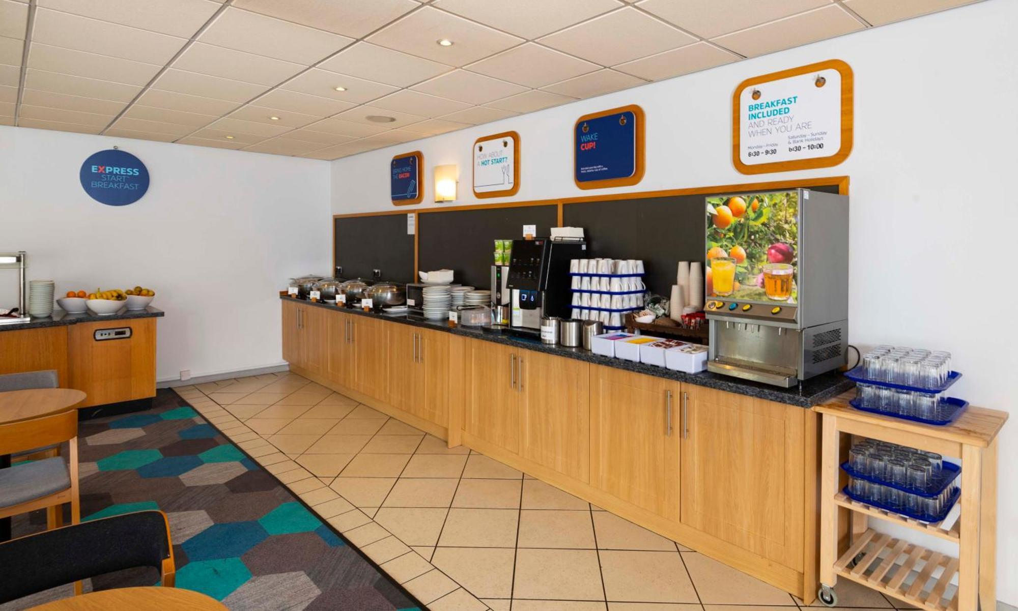 Holiday Inn Express Gloucester - South, An Ihg Hotel Buitenkant foto