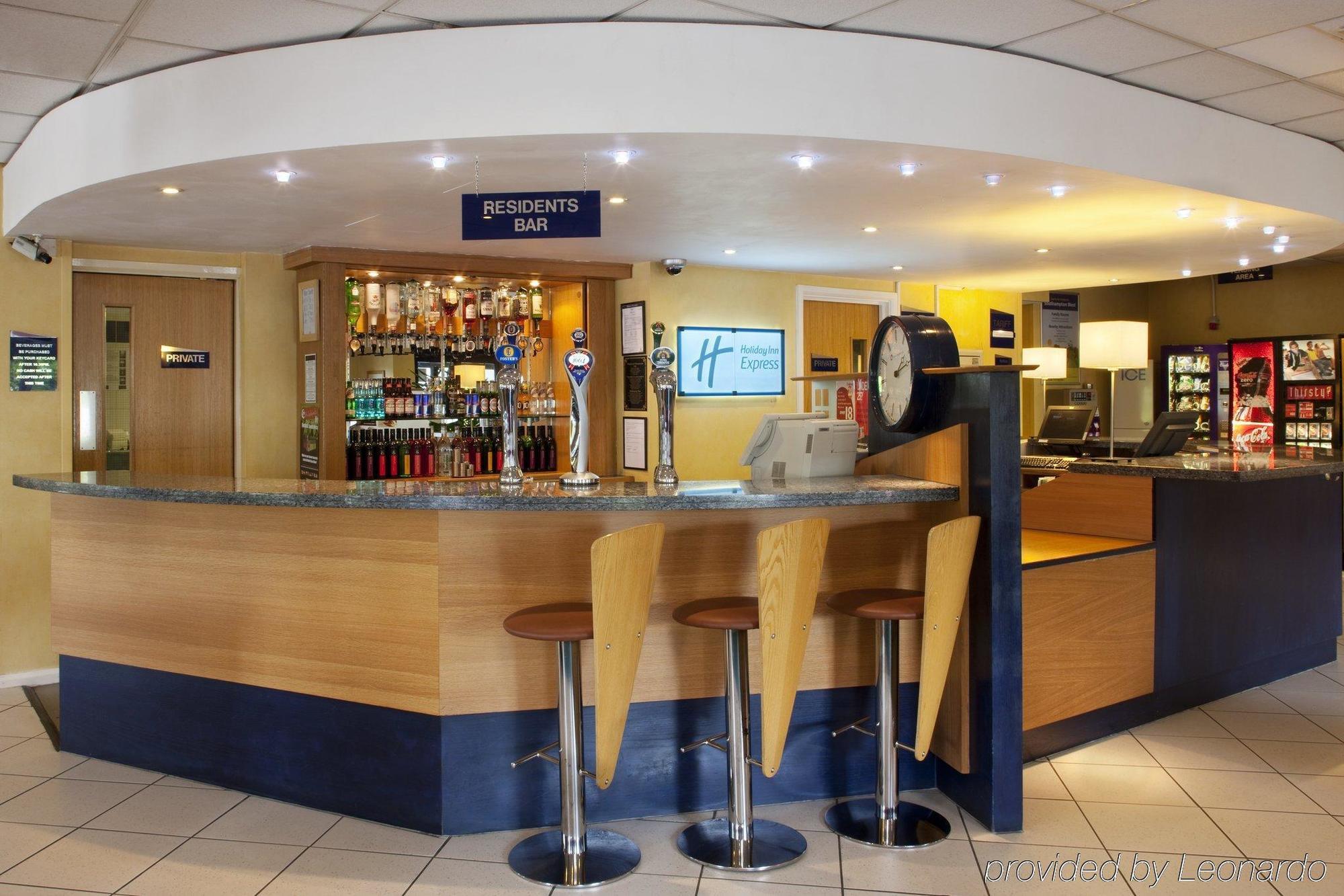 Holiday Inn Express Gloucester - South, An Ihg Hotel Buitenkant foto