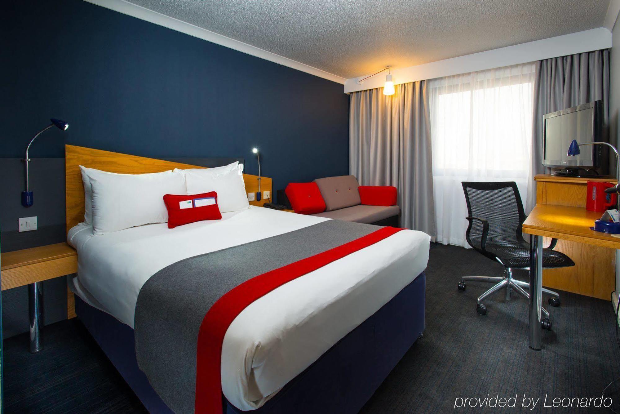 Holiday Inn Express Gloucester - South, An Ihg Hotel Buitenkant foto