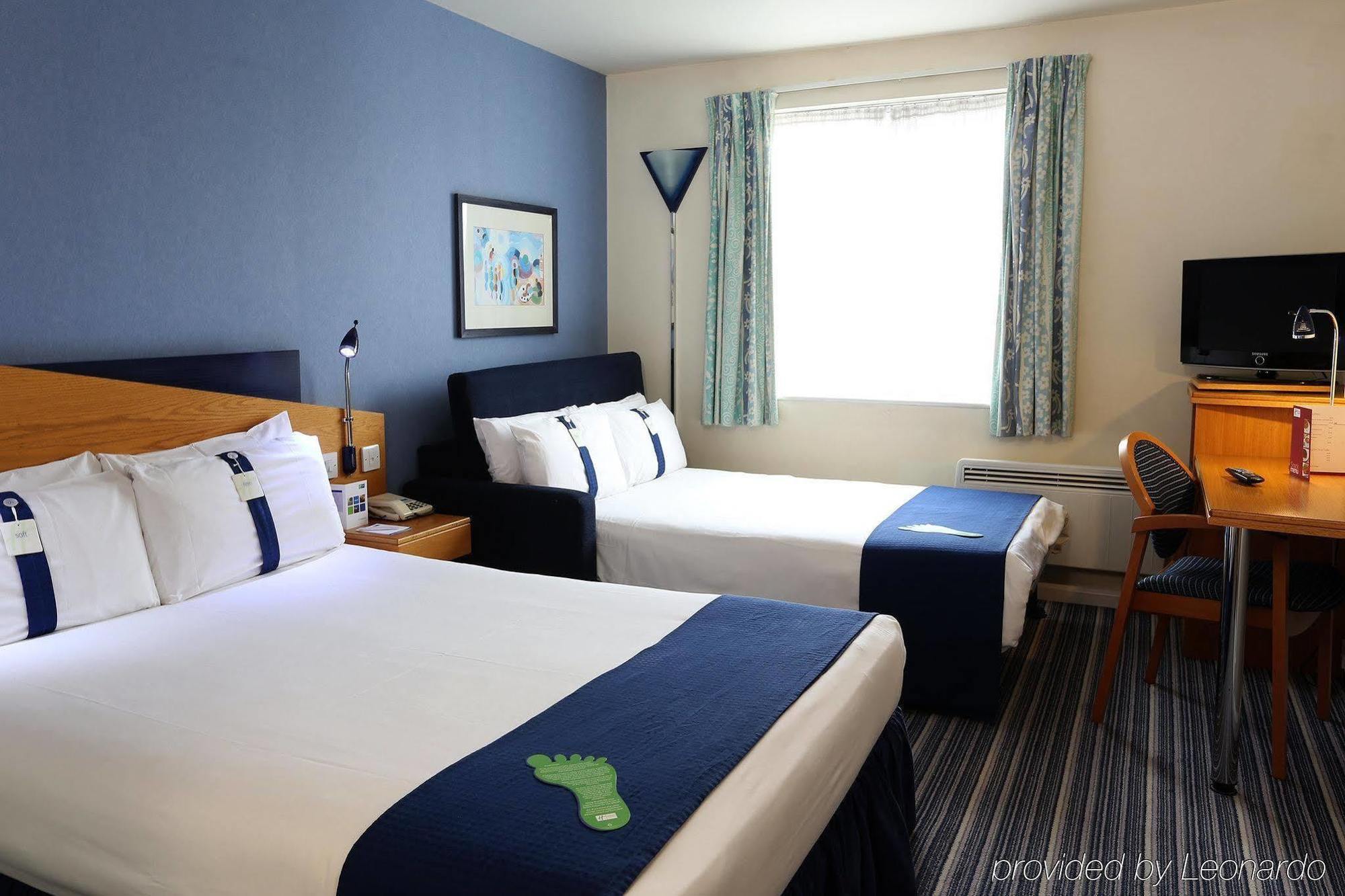 Holiday Inn Express Gloucester - South, An Ihg Hotel Buitenkant foto