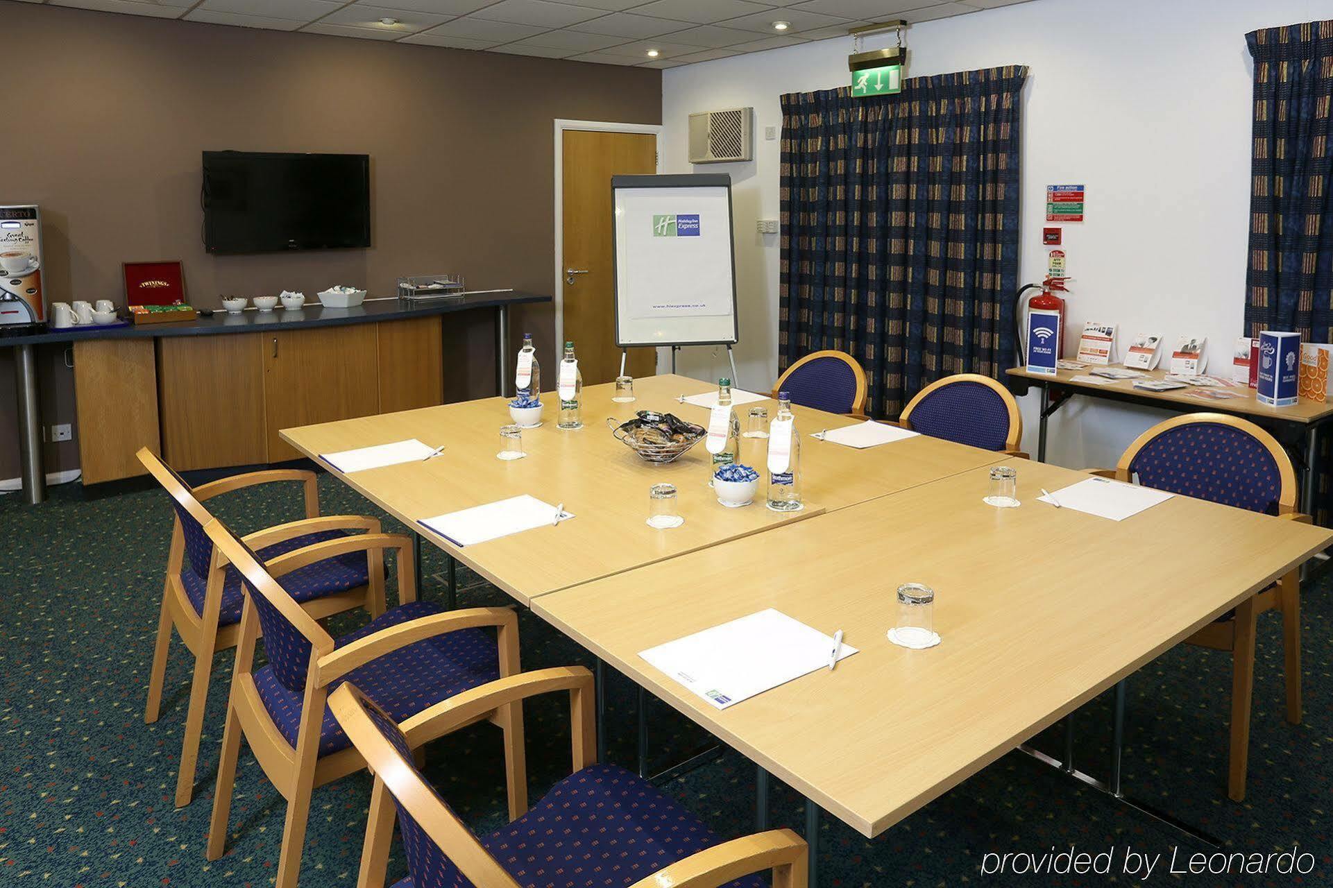 Holiday Inn Express Gloucester - South, An Ihg Hotel Buitenkant foto