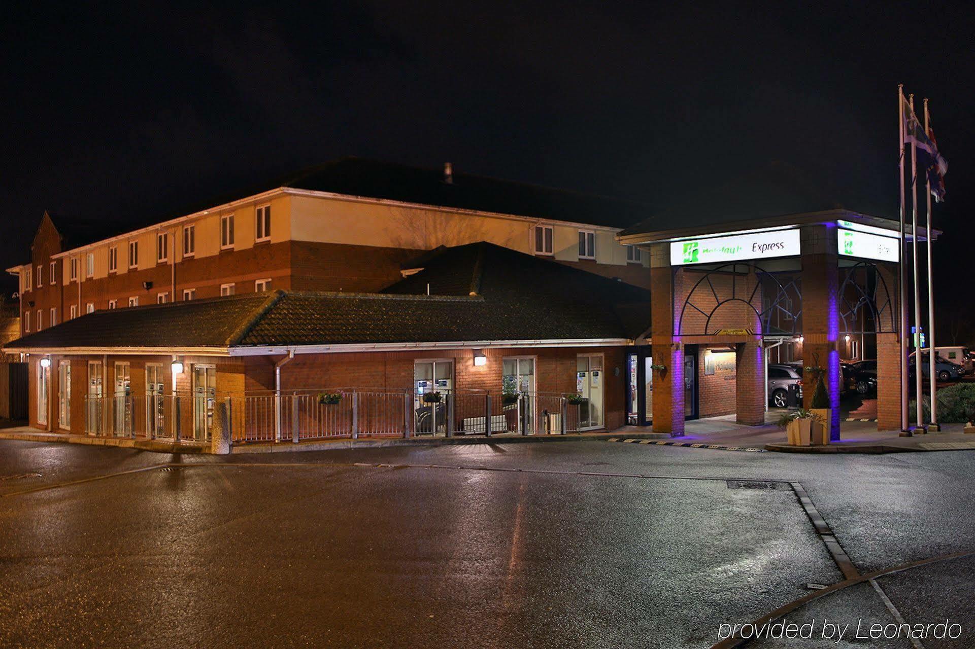 Holiday Inn Express Gloucester - South, An Ihg Hotel Buitenkant foto